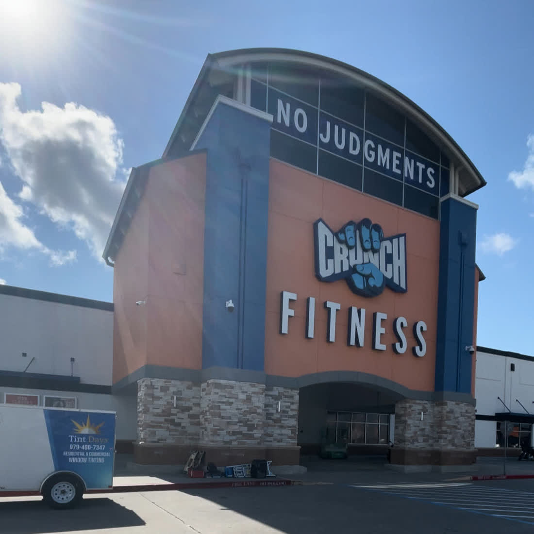 Crunch Fitness storefront